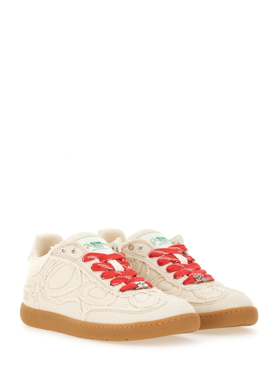designed for dependable everyday comfort and versatile modern style.