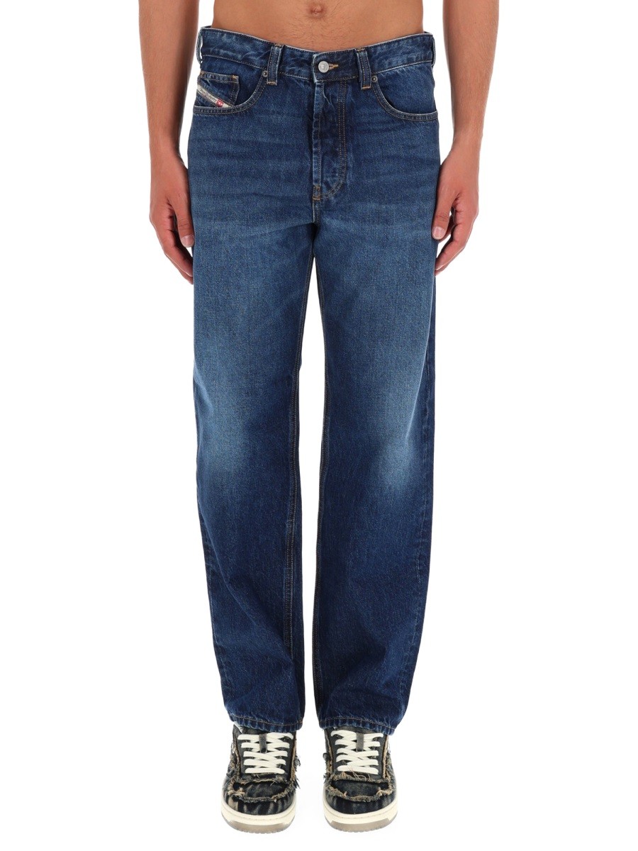 Discover the authentic Diesel men's "2024 D-MACS" JEANS in DENIM