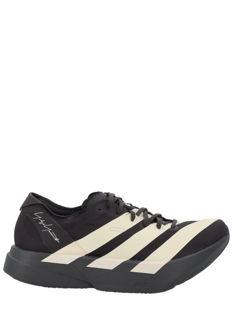 Refresh your wardrobe with the Y - 3 unisex "ADIOS PRO 4" SNEAKER in Black