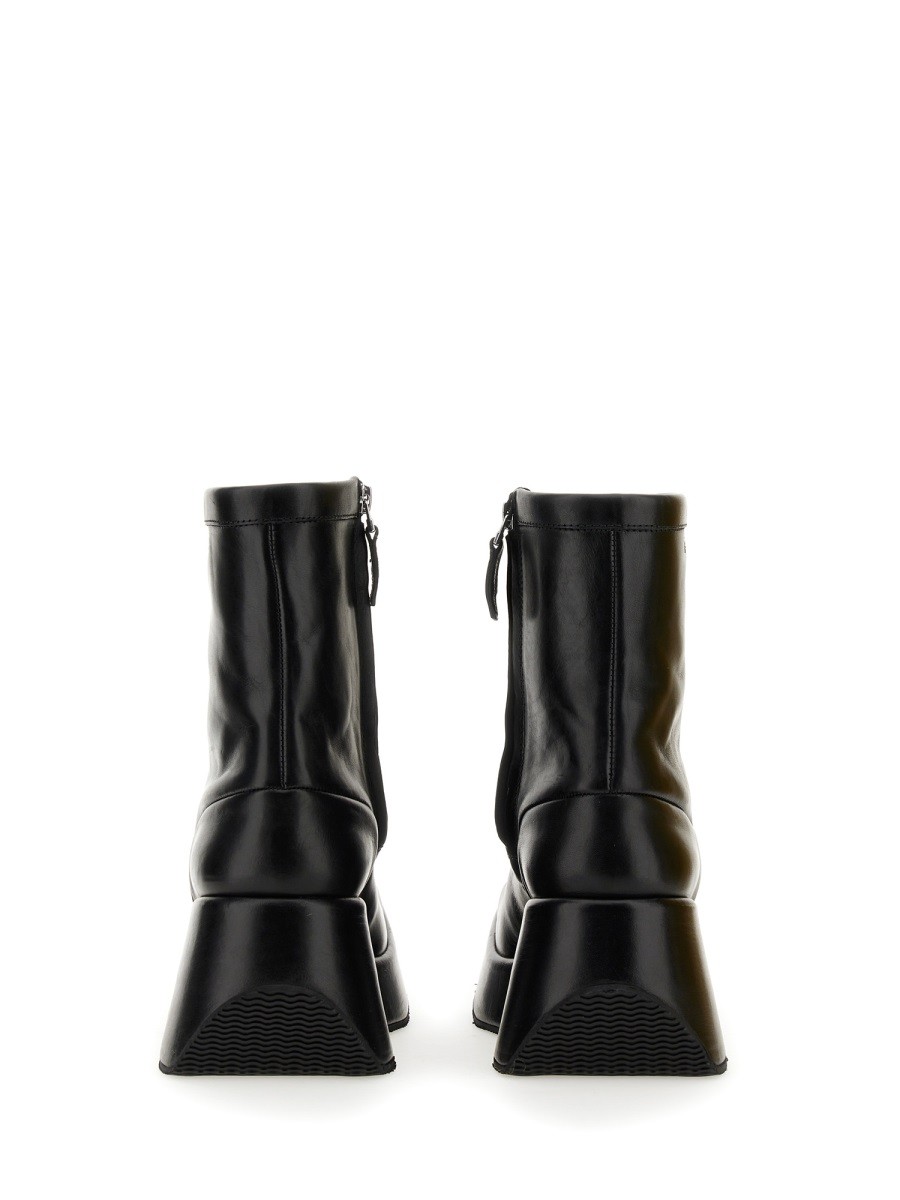 designed for dependable everyday comfort and versatile wardrobe styling.