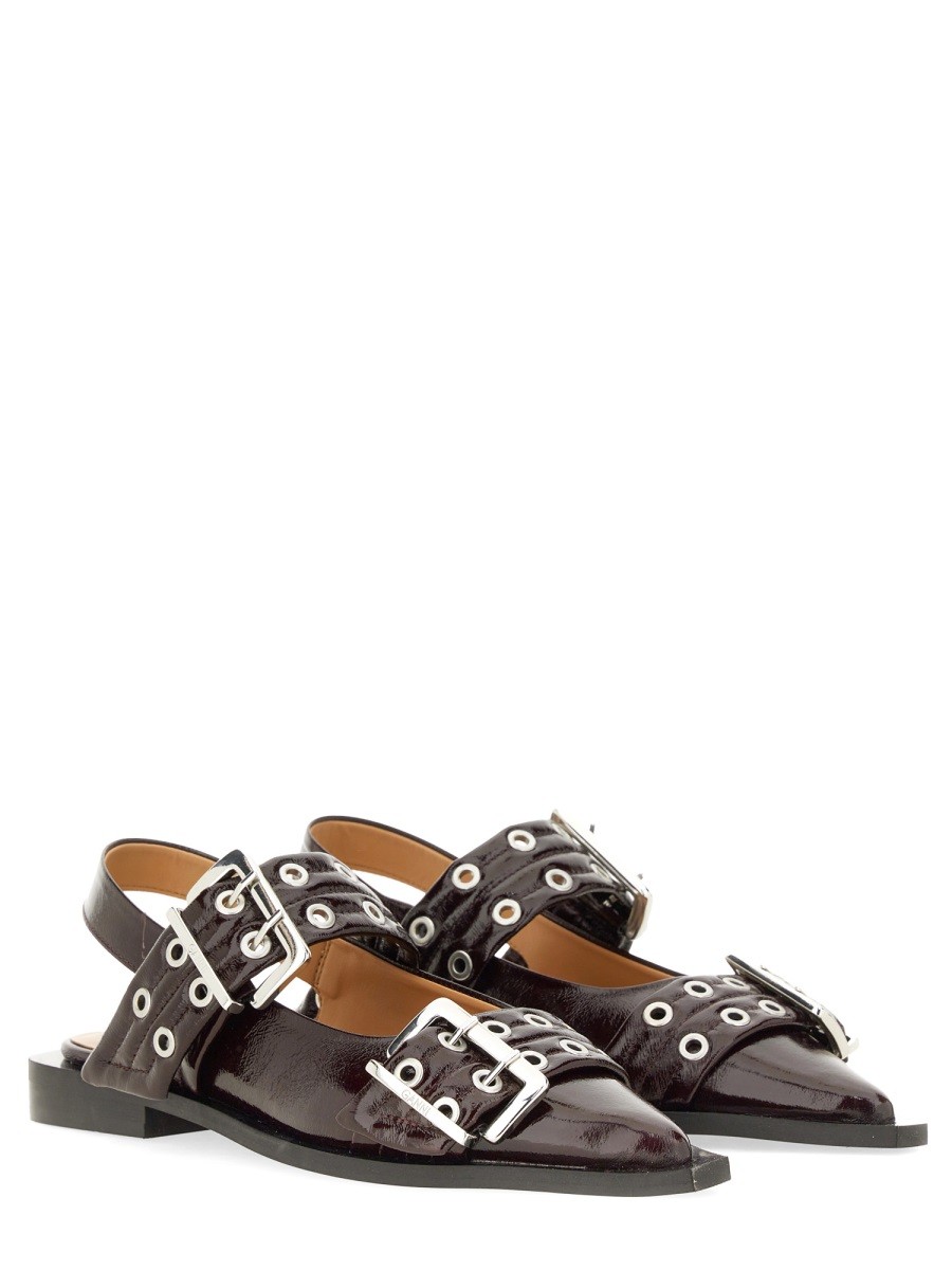 designed for dependable everyday comfort and versatile modern style.