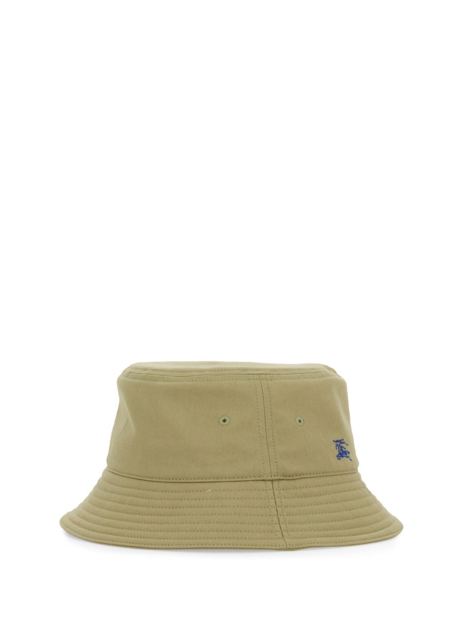 Refresh your wardrobe with the Burberry unisex BASEBALL CAP WITH EKD in beige