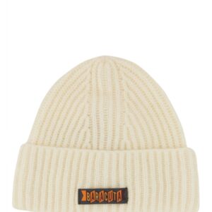 Refresh your wardrobe with the BARACUTA men's BEANIE HAT WITH LOGO PATCH in White