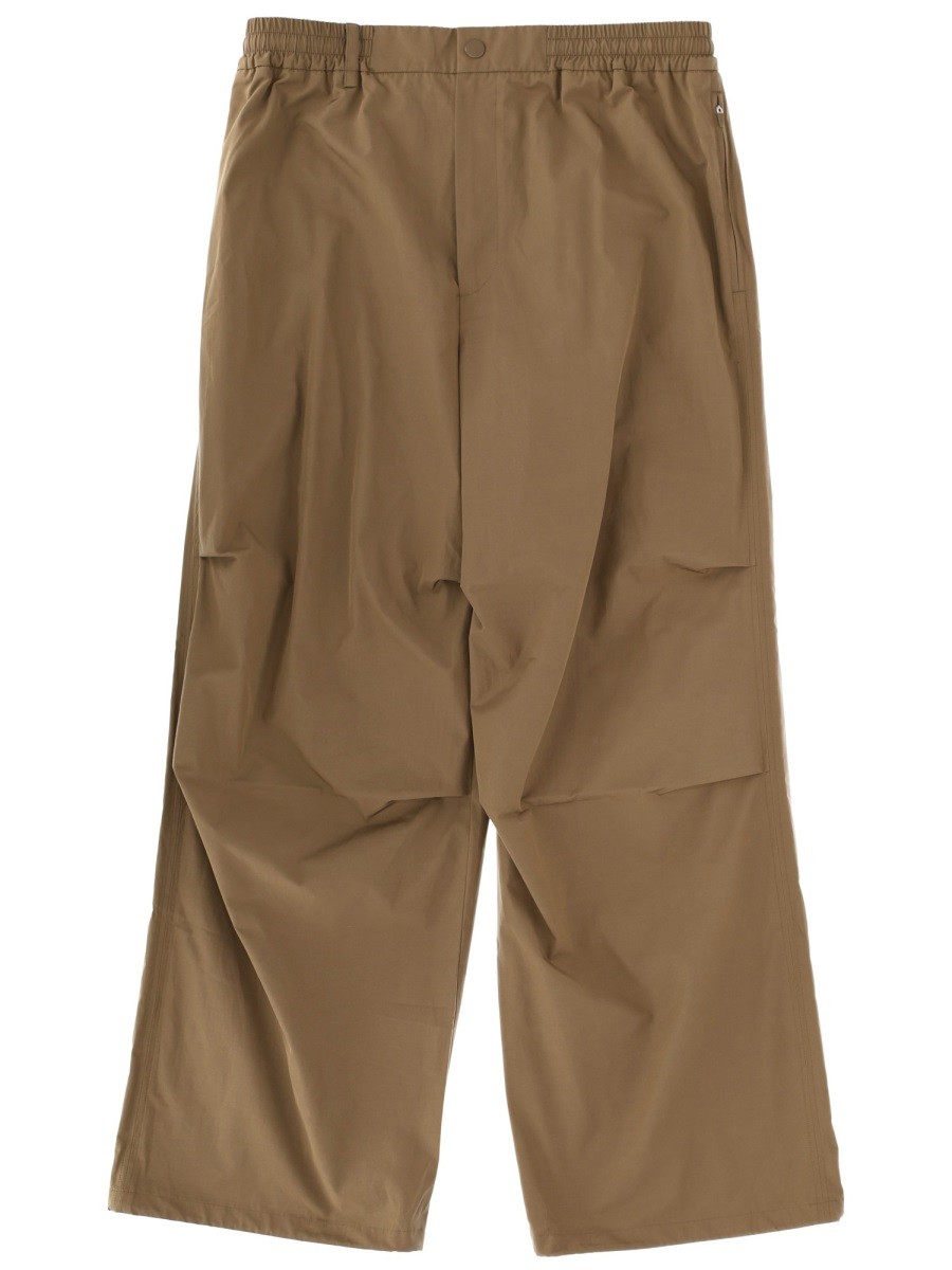 Refresh your wardrobe with the A.P.C. men's BENJAMIN PANTS in Brown