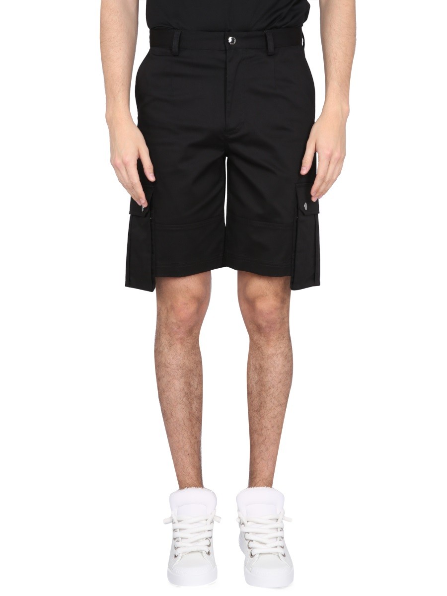 Refresh your wardrobe with the Dolce & Gabbana men's BERMUDA CARGO in Black