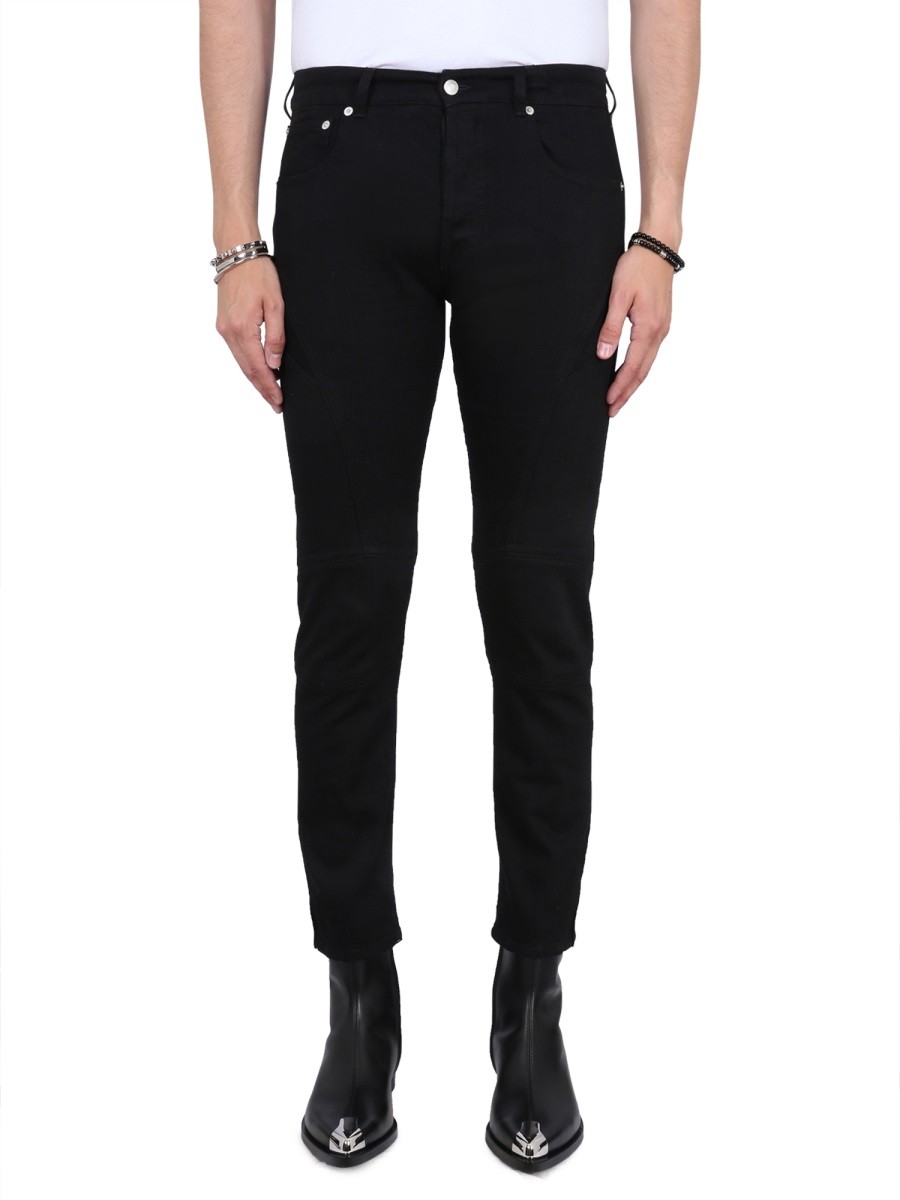 Refresh your wardrobe with the Alexander Mcqueen men's BIKER JEANS in Black