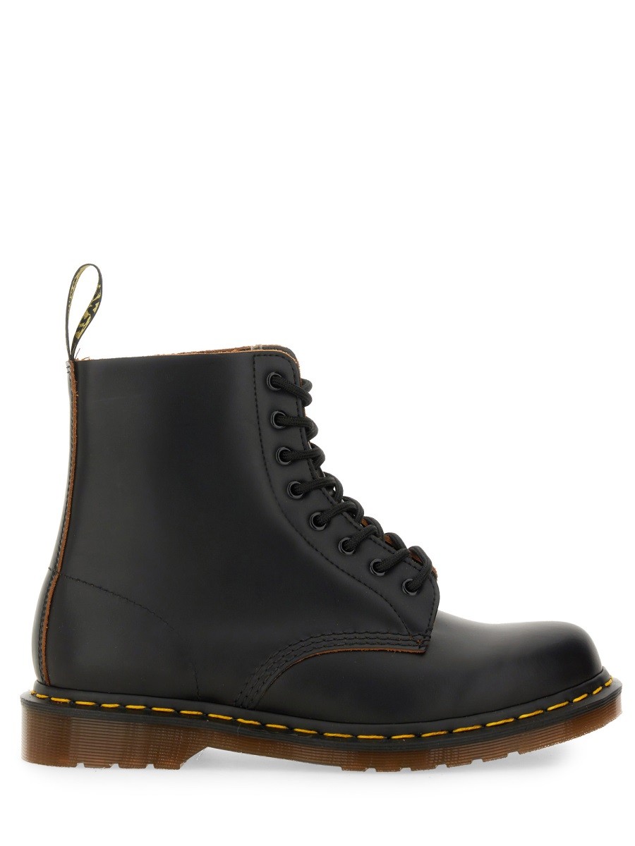 Explore the authentic Dr Martens men's BOOT 1460 VINTAGE in Black
