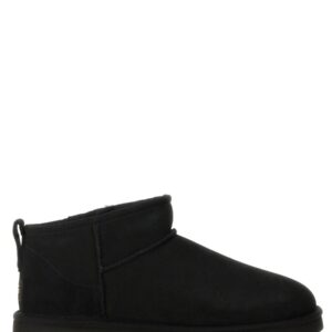 Refresh your wardrobe with the Ugg men's BOOT CLASSIC ULTRA MINI in Black