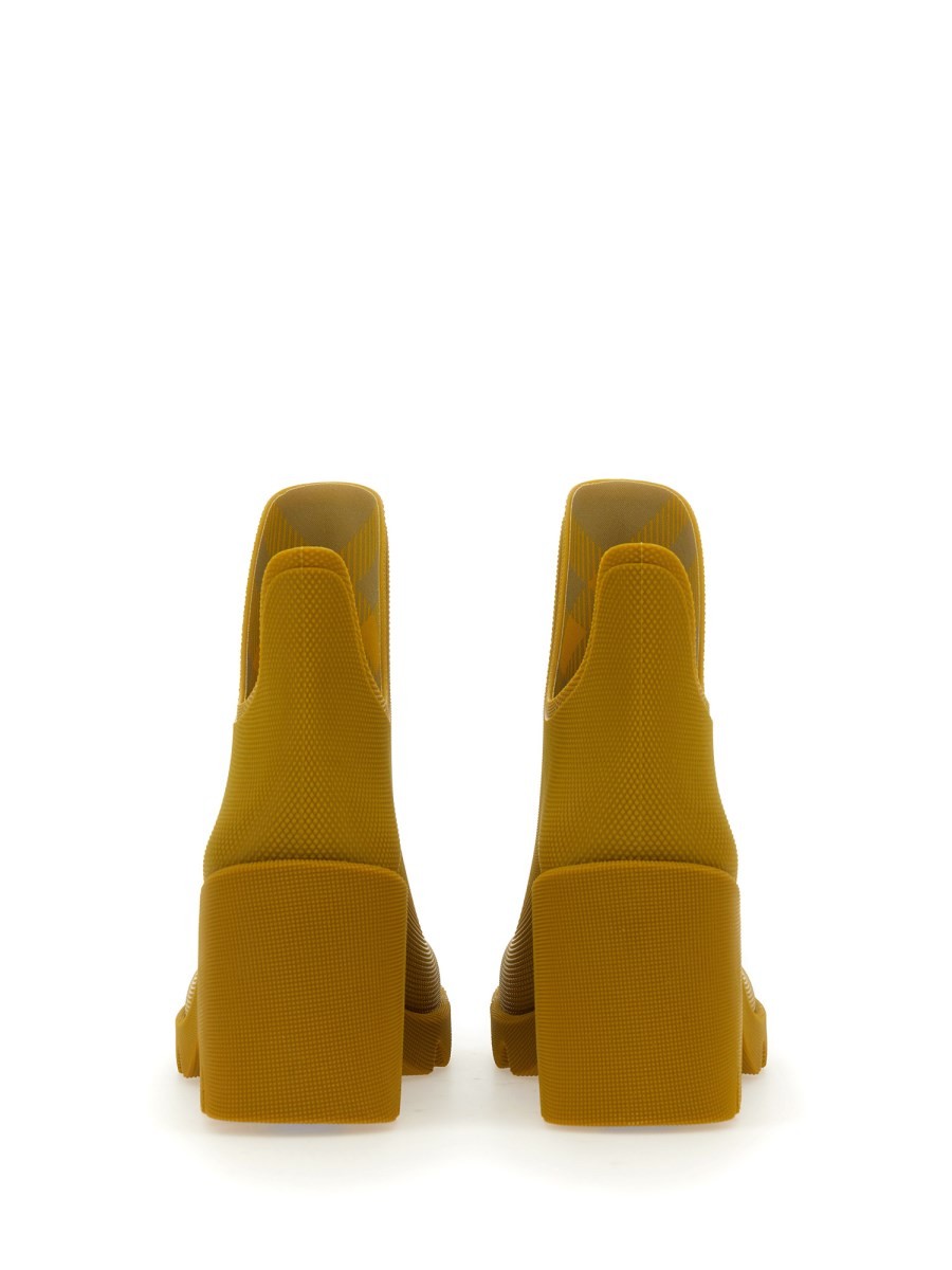 created to deliver outstanding comfort and daily versatility.