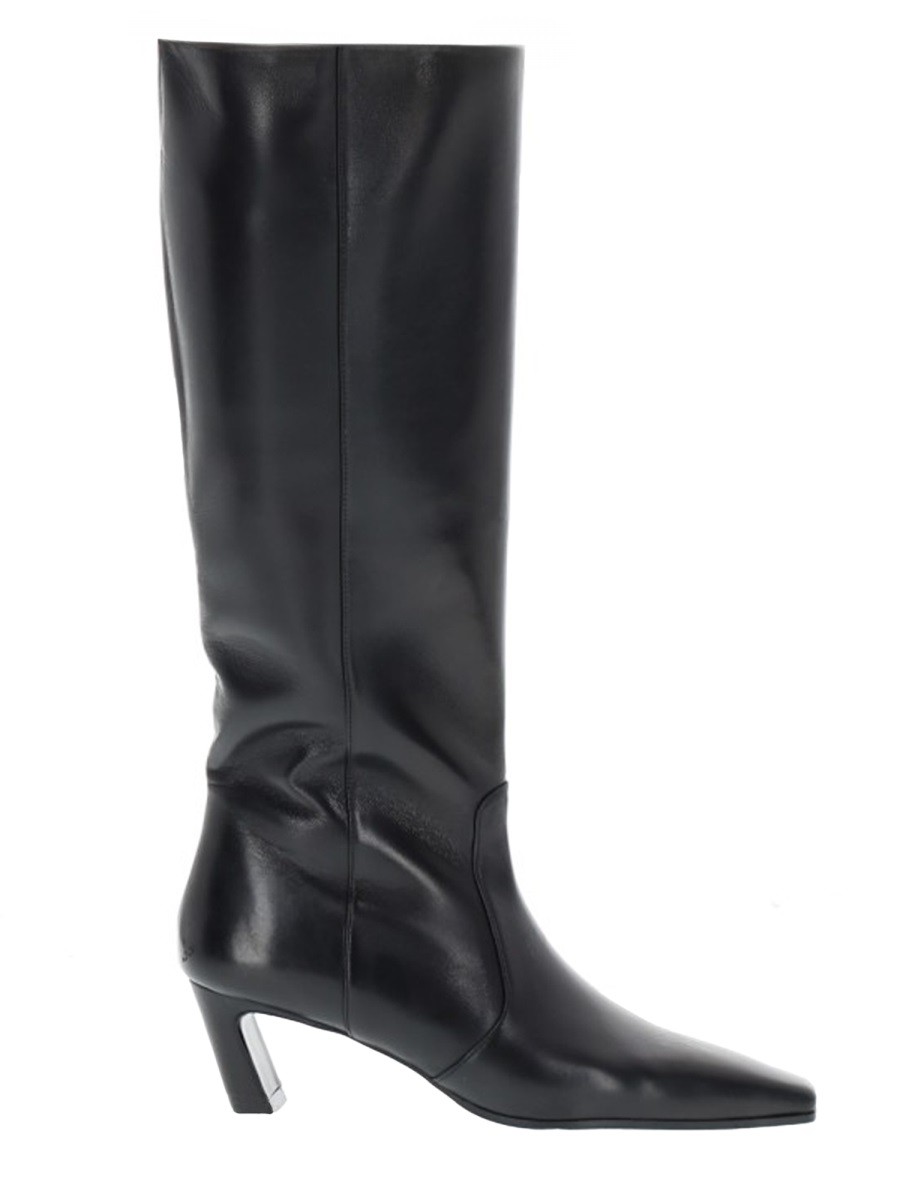 Elevate your look with the Stuart Weitzman women's BOOT "STASSI" in Black
