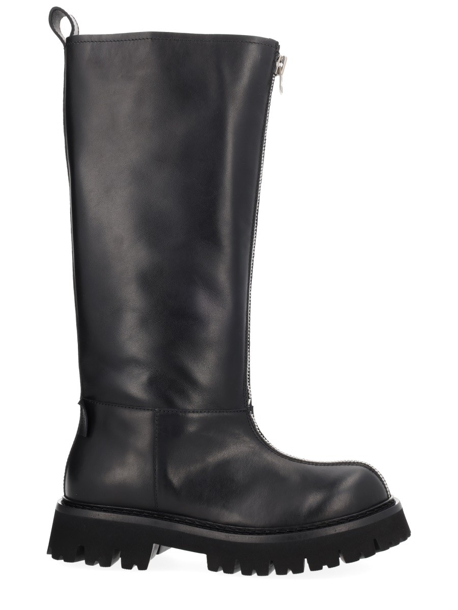 Discover the authentic Moschino women's BOOT "ZIPPER" in Black