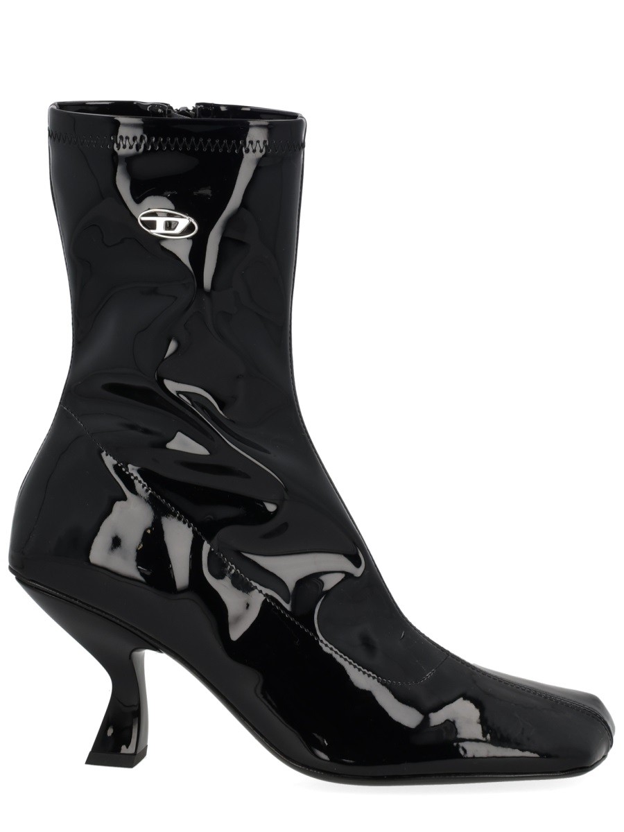 Discover the authentic Diesel women's BOOTS "D-AMBER MD" in Black