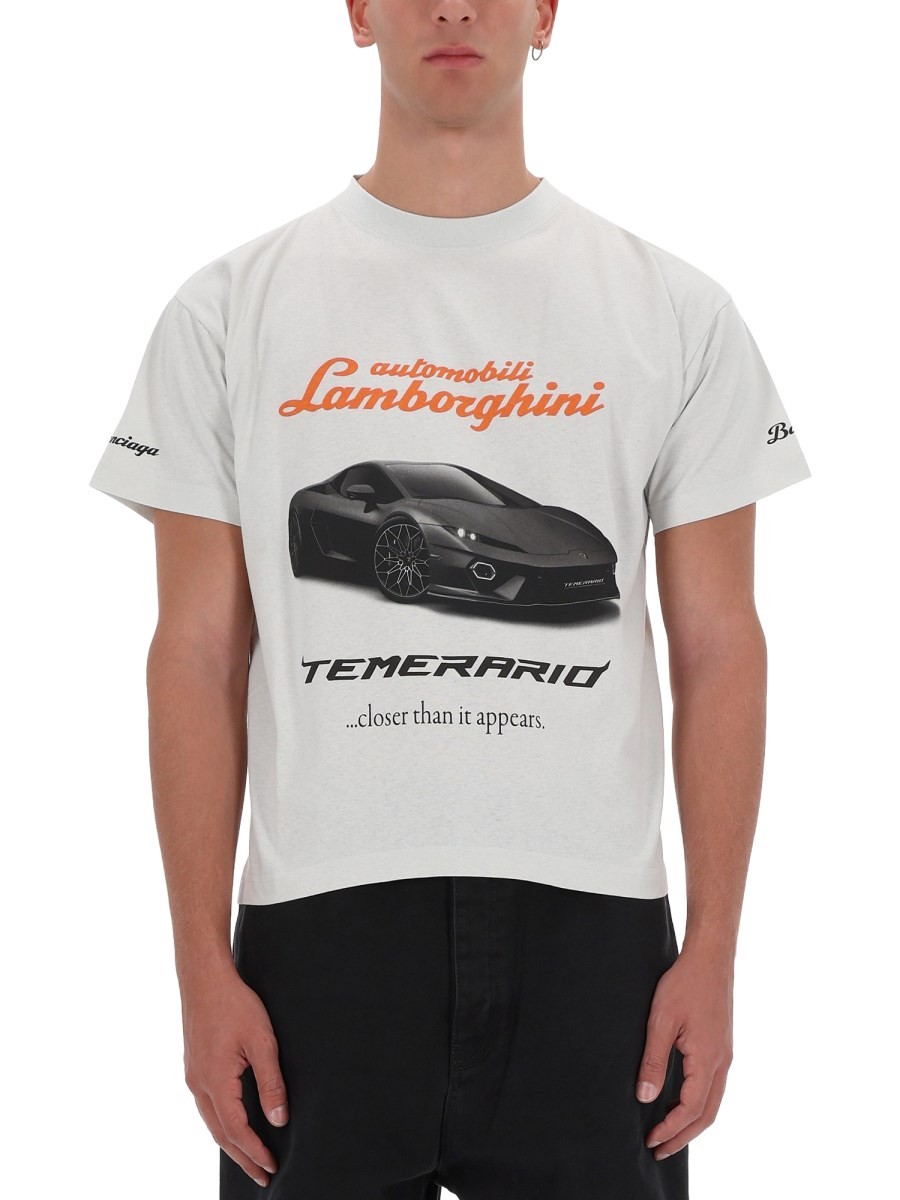 Elevate your look with the Balenciaga men's BOXY FIT T-SHIRT in White