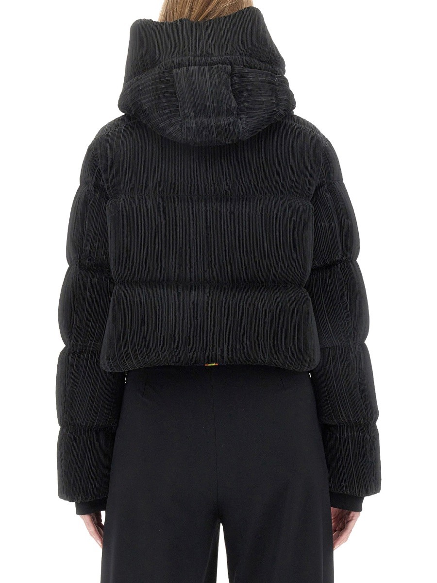 designed for dependable everyday comfort and versatile modern style.