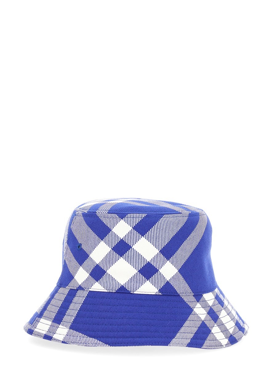 Refresh your wardrobe with the Burberry unisex BUCKET CHECK HAT in Purple