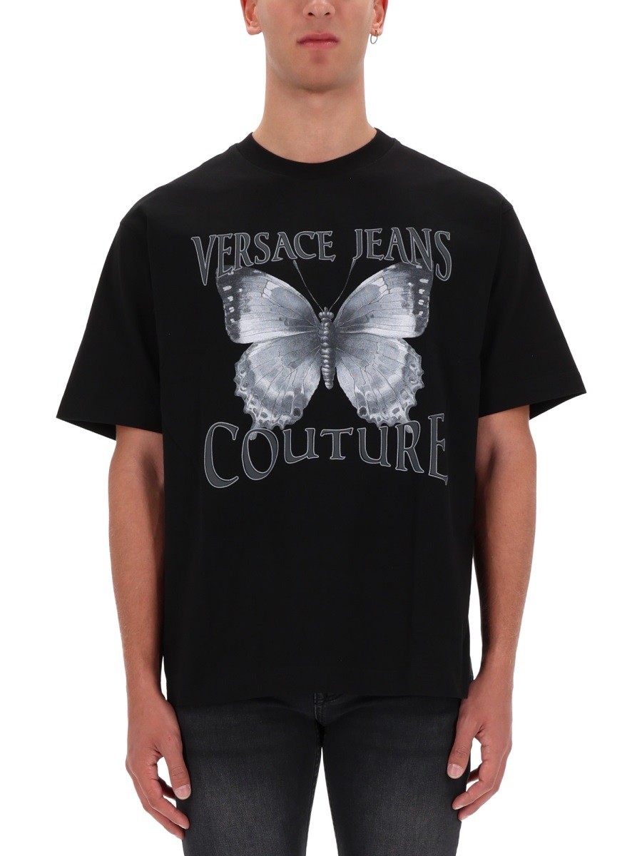Explore the authentic Versace Jeans Couture men's BUTTERFLY LOGO T-SHIRT in Black