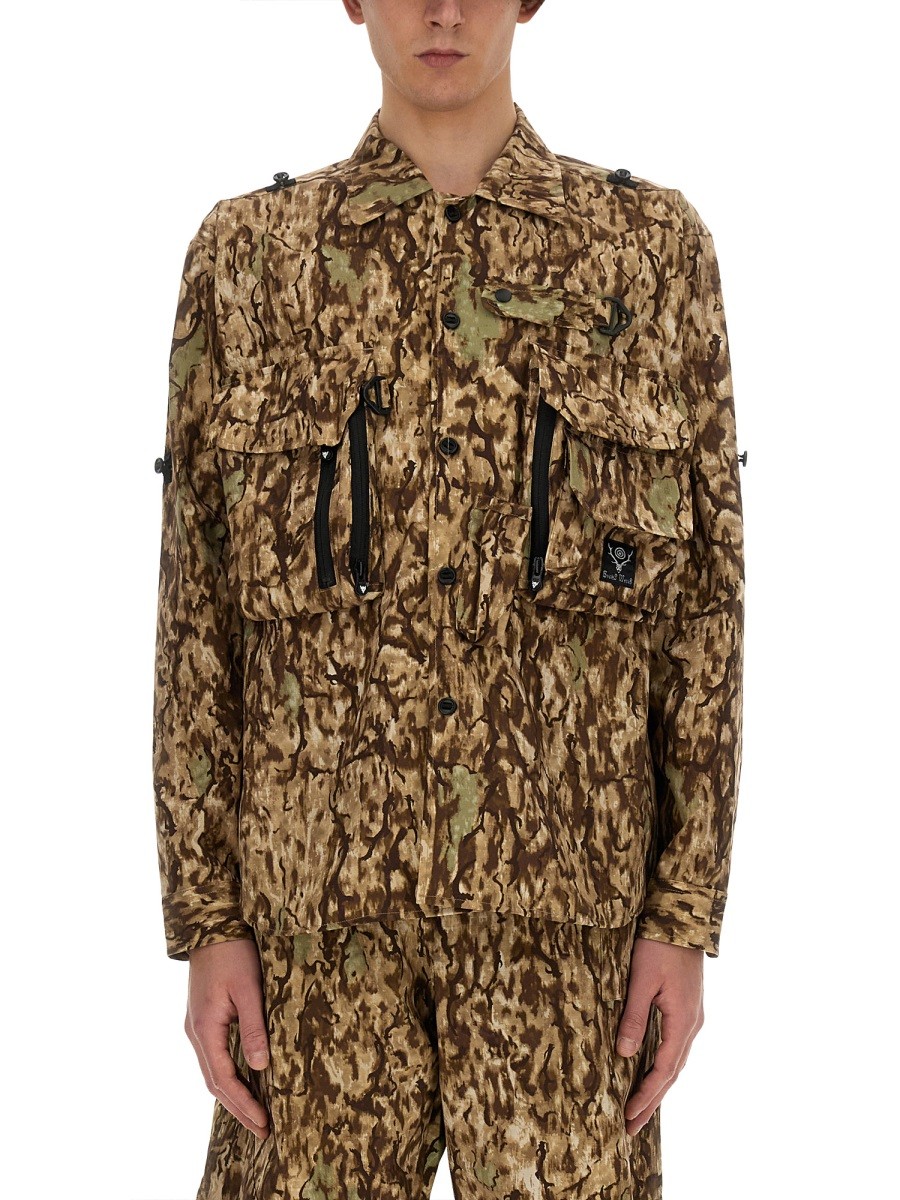 Explore the authentic SOUTH2 WEST8 men's CAMOUFLAGE PRINT JACKET in MULTICOLOUR