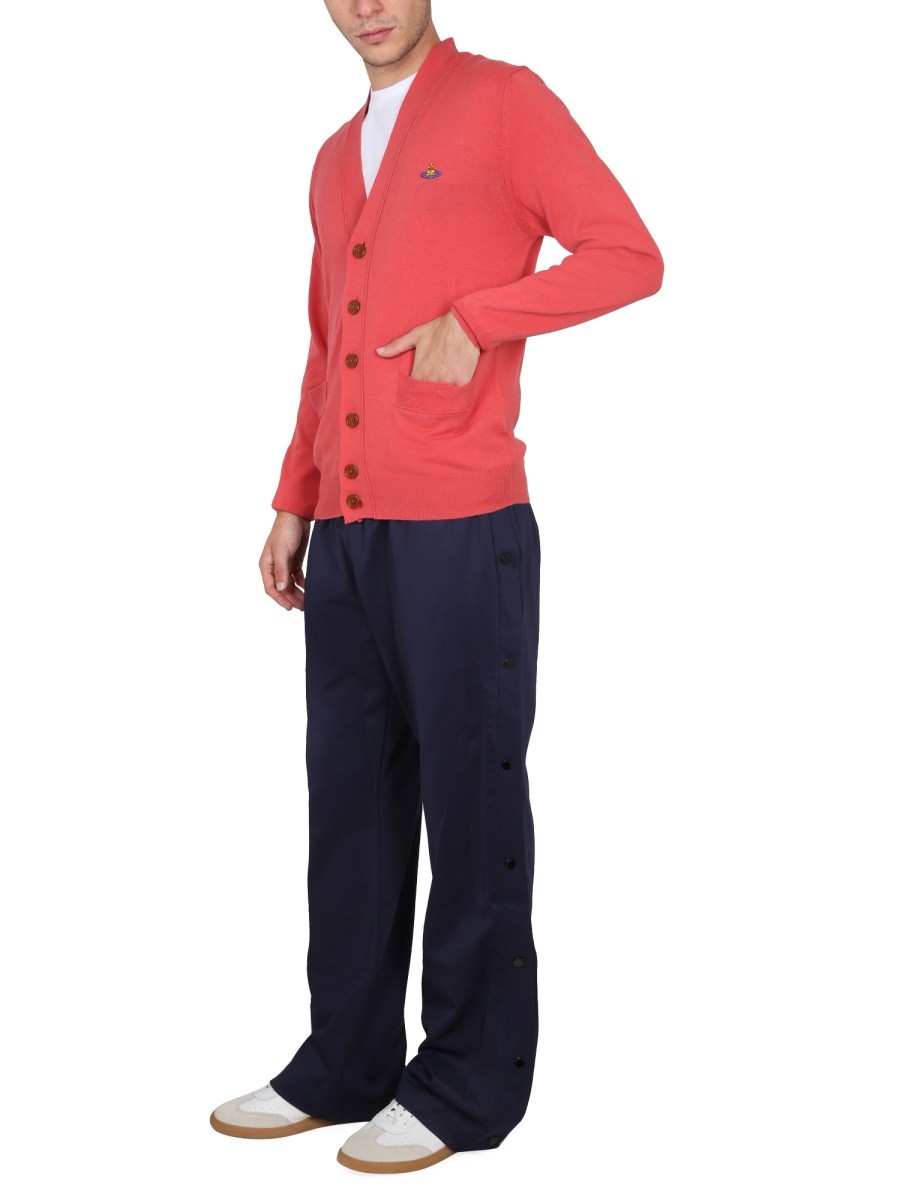 designed for dependable everyday comfort and versatile wardrobe styling.
