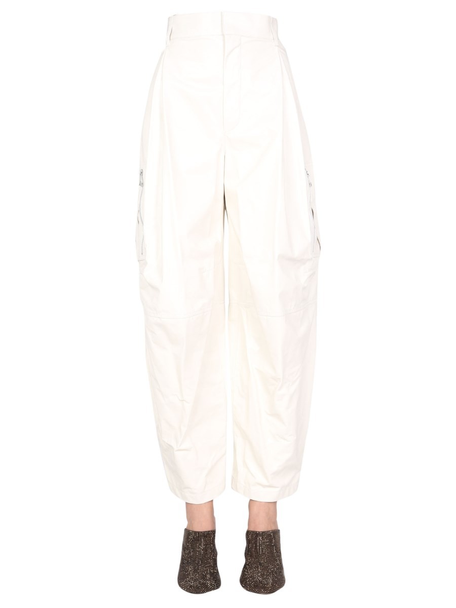 Refresh your wardrobe with the Bottega Veneta women's CARGO PANTS in White