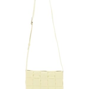 Discover the authentic Bottega Veneta men's CASE BAG in beige