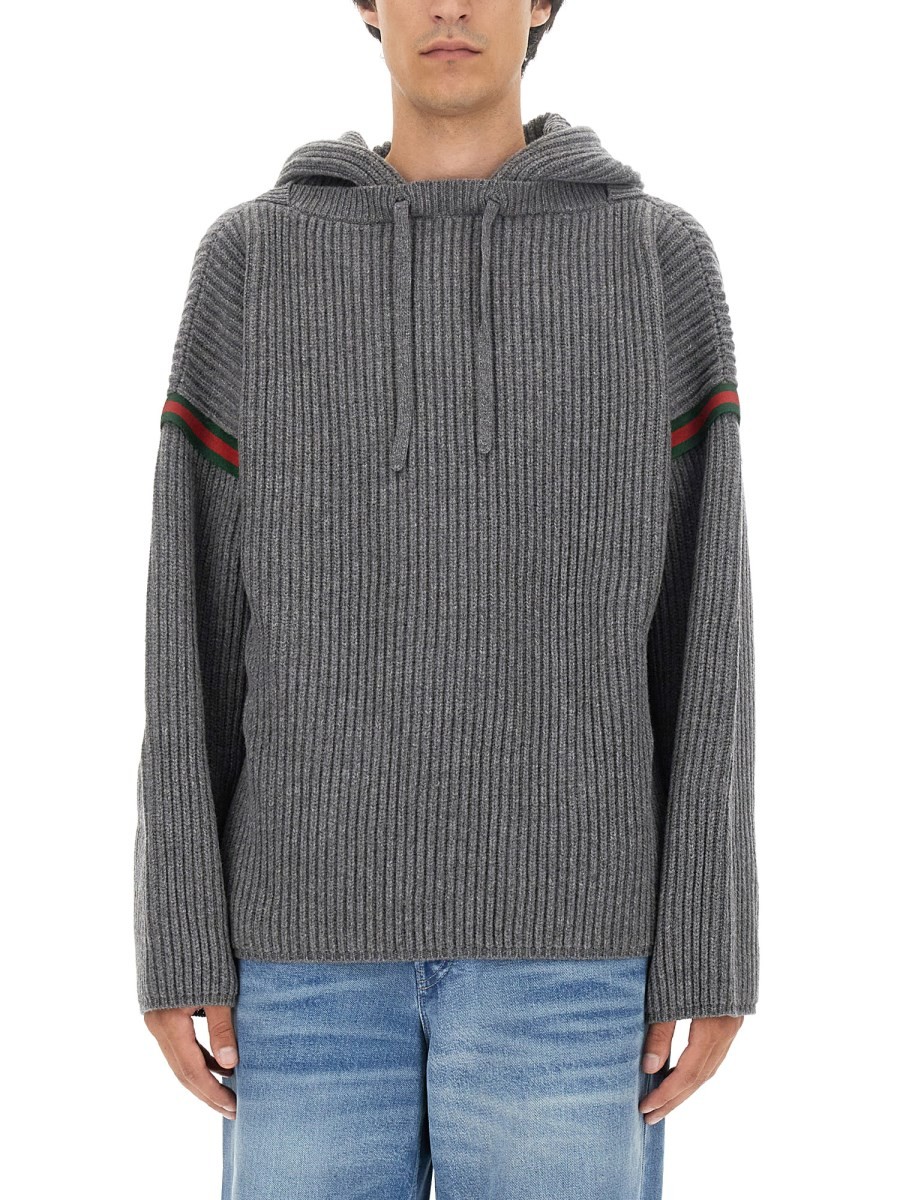Refresh your wardrobe with the Gucci men's CASHMERE AND WOOL SWEATER in Grey