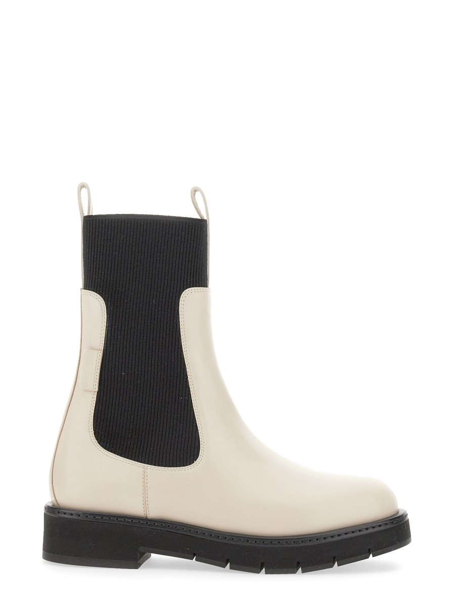 Refresh your wardrobe with the Ferragamo women's CHELSEA BOOT in White