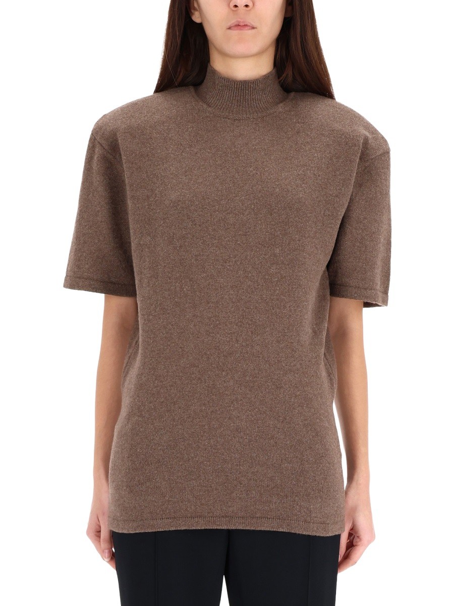Refresh your wardrobe with the JACQUEMUS women's "CHESTNUT" JERSEY in Brown