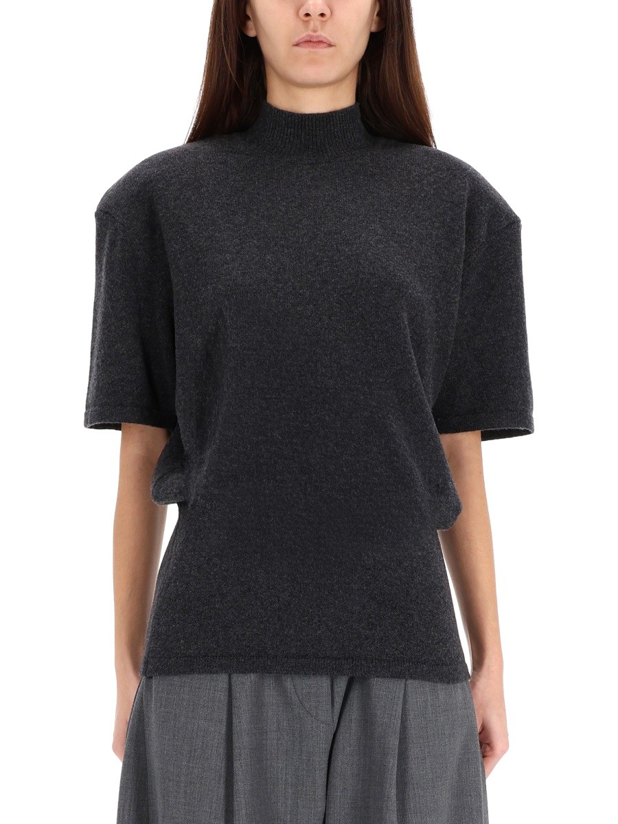 Refresh your wardrobe with the JACQUEMUS women's "CHESTNUT" JERSEY in Grey