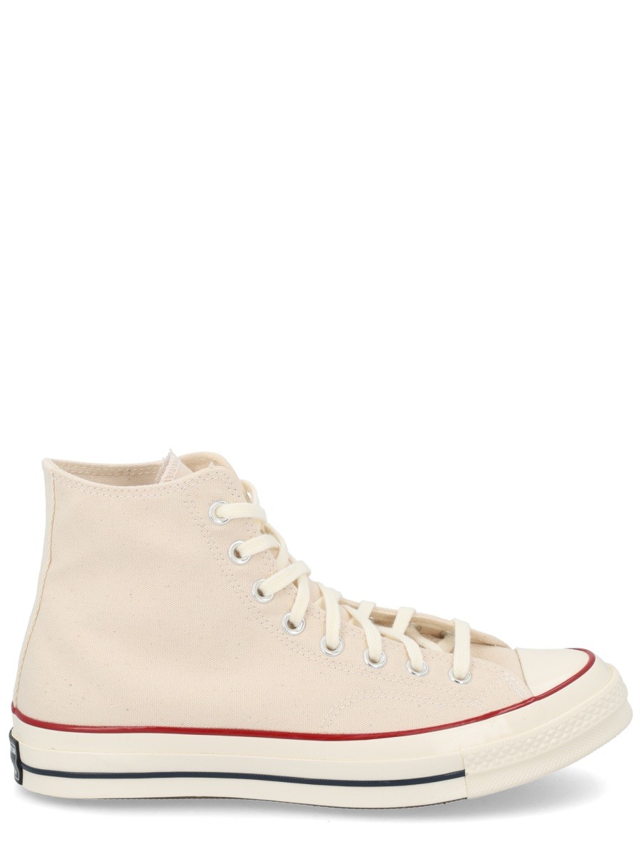 Elevate your look with the Converse unisex CHUCK 70" SNEAKER in beige