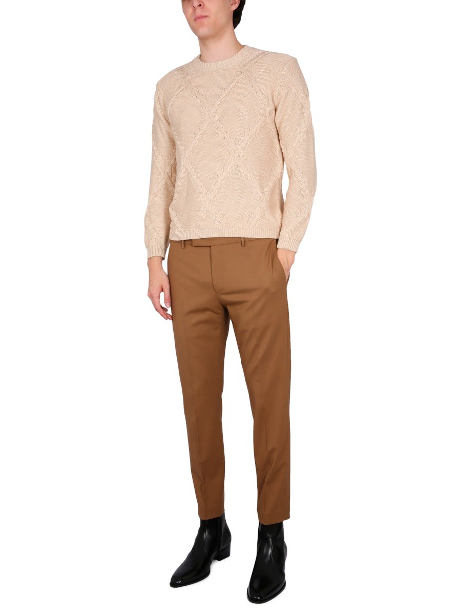 designed for dependable everyday comfort and versatile wardrobe styling.