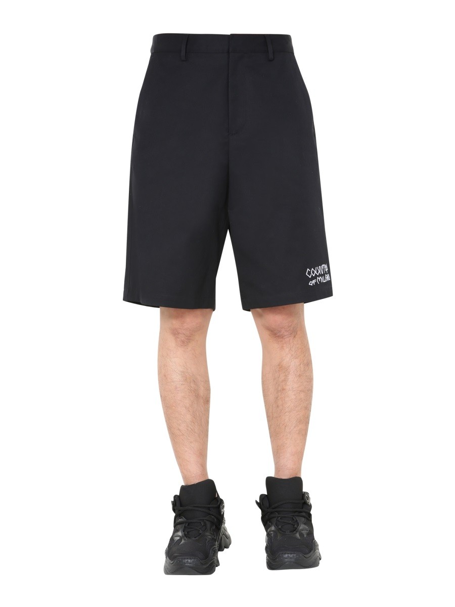 Explore the authentic MARCELO BURLON COUNTY OF MILAN men's “COUNTRY” BERMUDA in Black