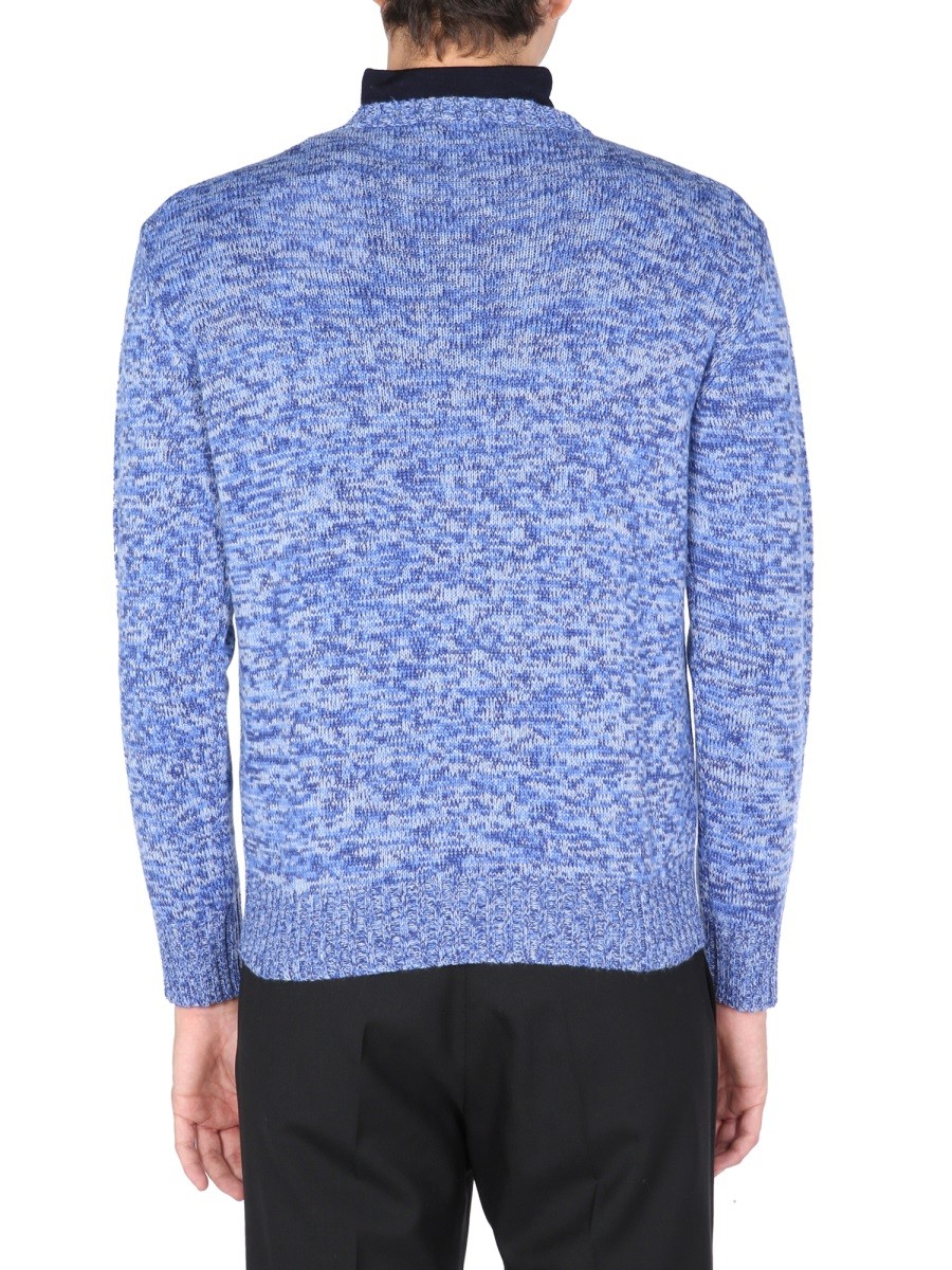 designed for dependable everyday comfort and versatile modern style.