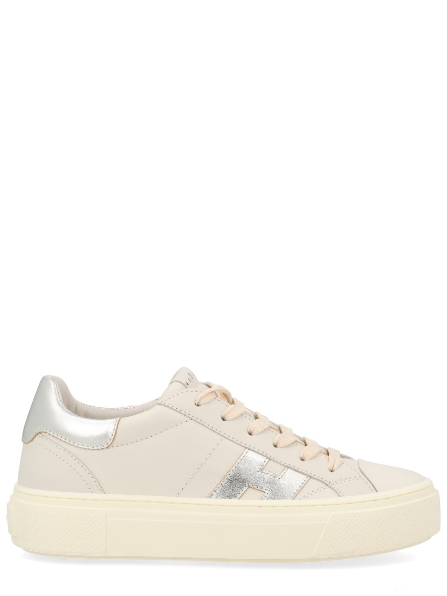 Refresh your wardrobe with the Hogan women's "CROSSWIND" SNEAKER in White