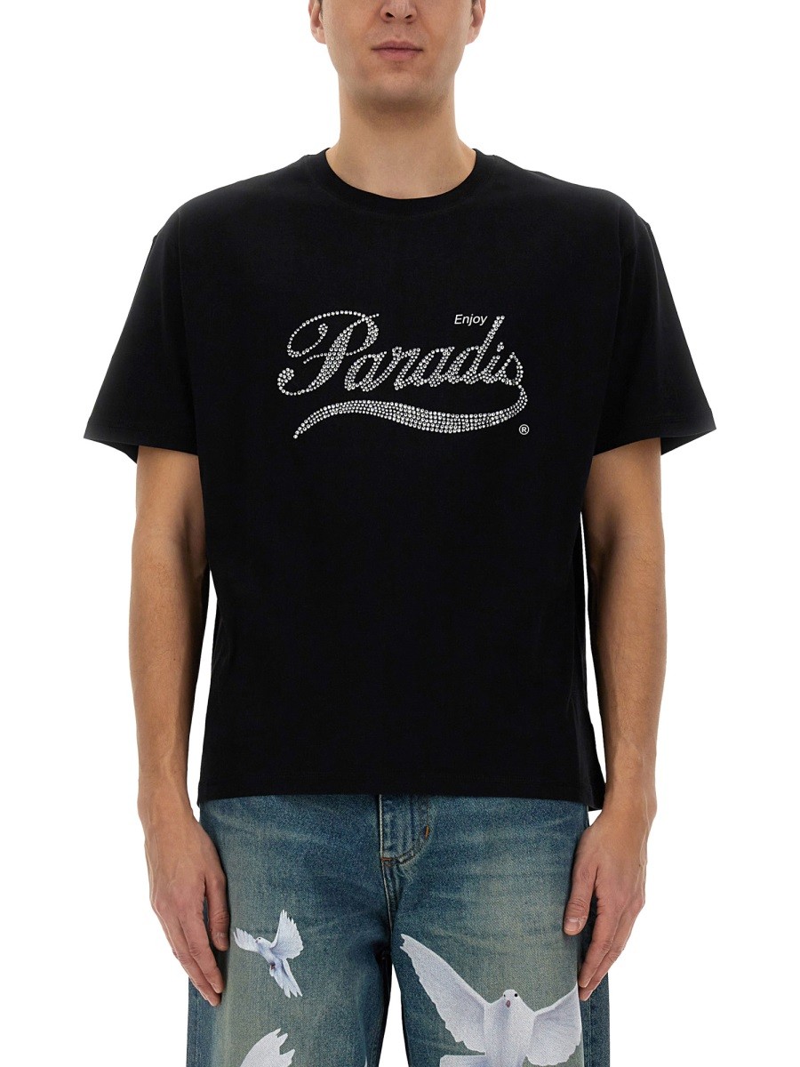 Refresh your wardrobe with the 3.PARADIS men's CRYSTAL LOGO T-SHIRT in Black
