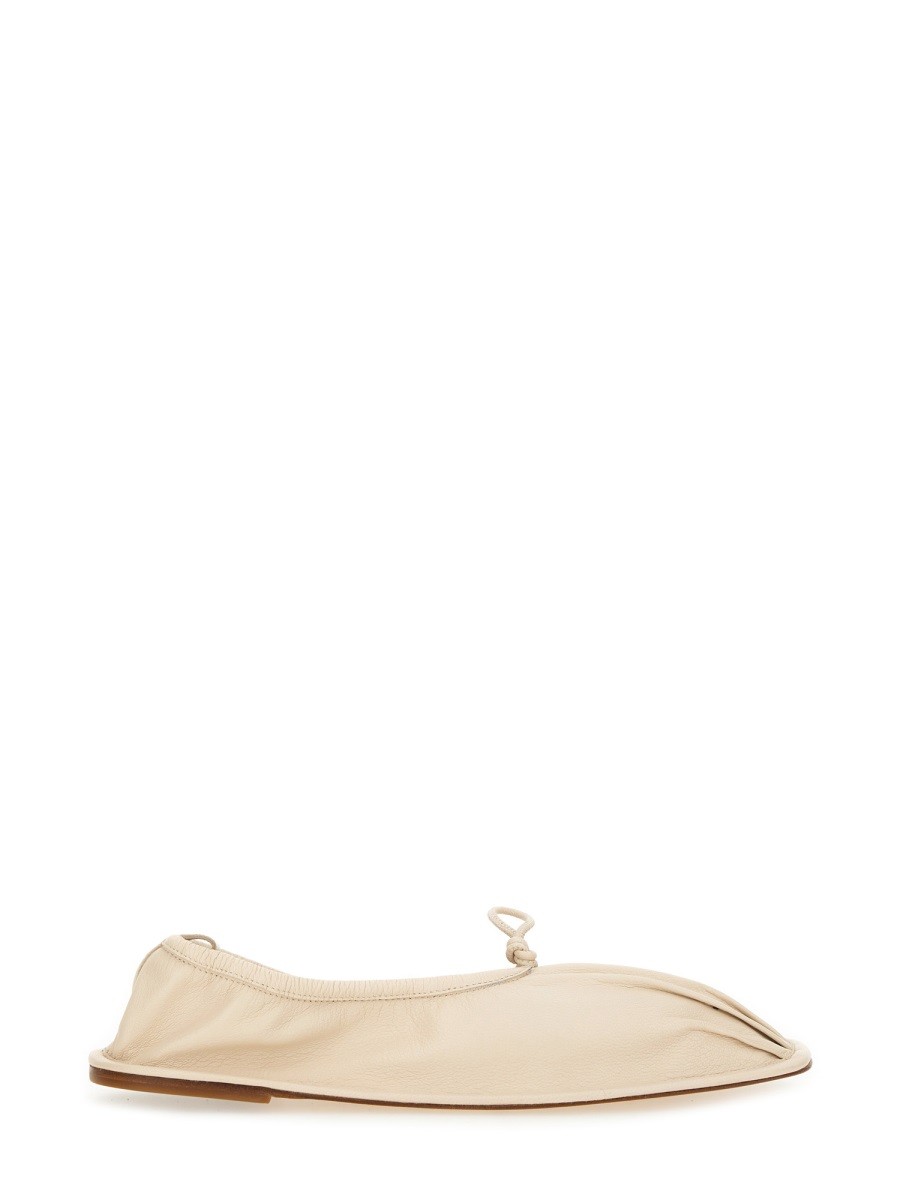 Refresh your wardrobe with the HEREU women's DANCER "PUNTERA" SUPPLEMENT in beige