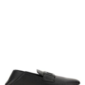 Refresh your wardrobe with the Dolce & Gabbana men's DRIVER WITH LOGO in Black