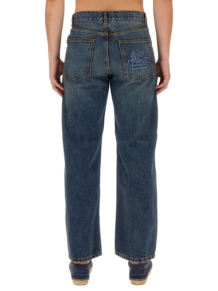 designed for dependable everyday comfort and versatile modern style.