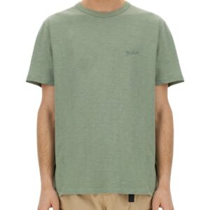 Refresh your wardrobe with the Woolrich men's FLAMED COTTON T-SHIRT in GREEN