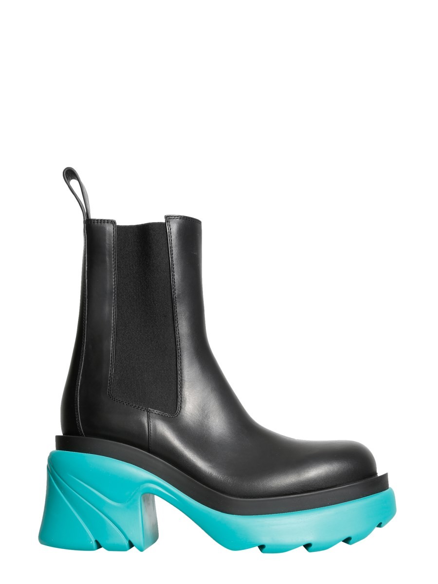 Discover the authentic Bottega Veneta women's FLASH BOOTS in Black