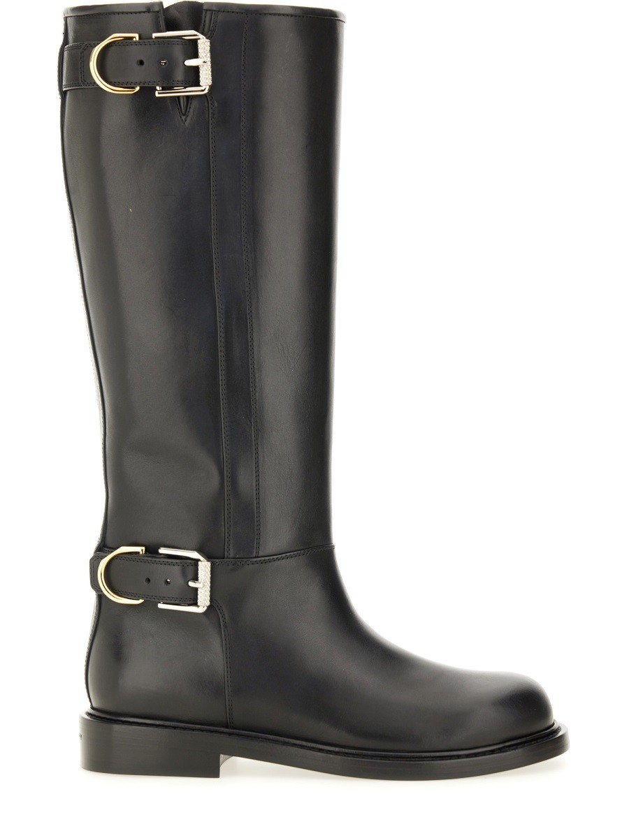 Refresh your wardrobe with the Givenchy women's FLAT BOOT "VOYOU" in Black