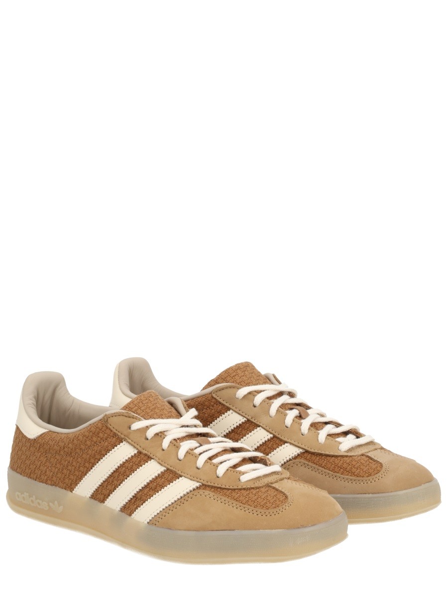 designed for dependable everyday comfort and versatile wardrobe styling.