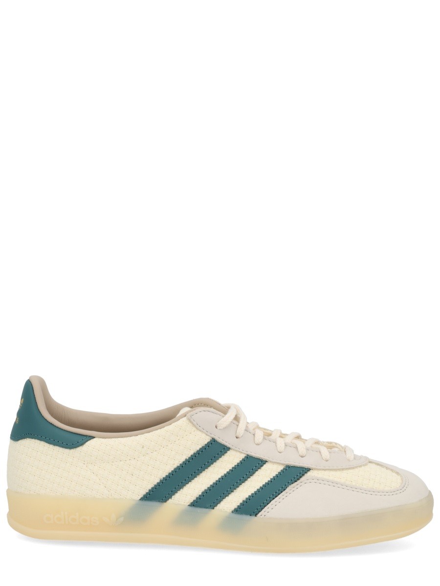 Explore the authentic ADIDAS ORIGINALS unisex "GAZELLE INDOOR" SNEAKER in beige