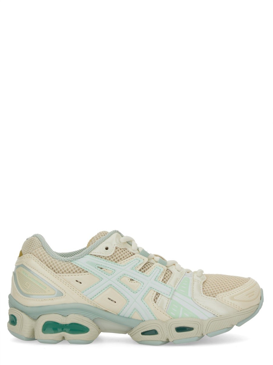 Refresh your wardrobe with the Asics unisex "GEL-NIMBUS 9" SNEAKER in Ivory