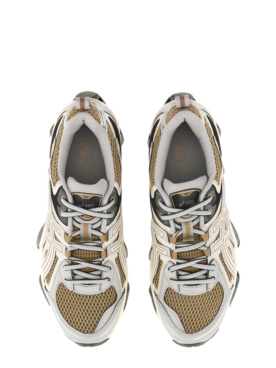 designed for dependable everyday comfort and versatile wardrobe styling.