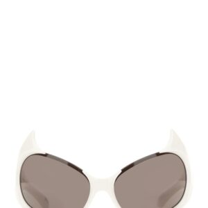 Refresh your wardrobe with the Balenciaga unisex GOTHAM CAT SUNGLASSES in White