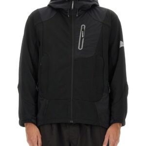 Refresh your wardrobe with the AND WANDER men's HOODED JACKET in Black
