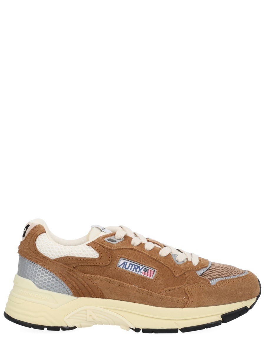Refresh your wardrobe with the Autry men's "HYPERWAY" SNEAKER in Brown