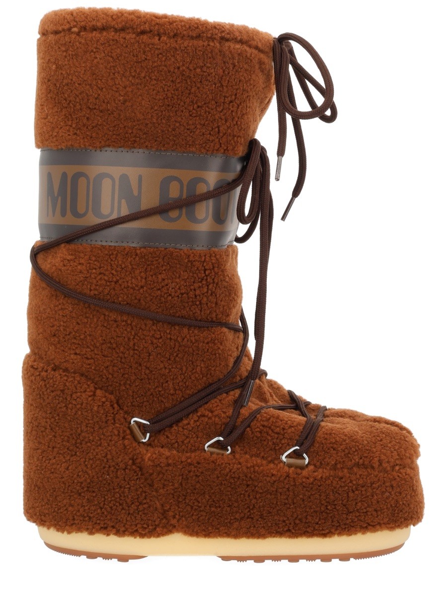 Discover the authentic Moon Boot unisex "ICON" BOOT WITH LOGO in Brown