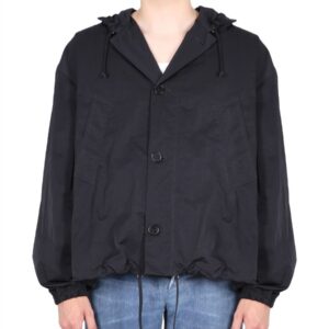 Refresh your wardrobe with the Bottega Veneta men's JACKET WITH POUCH in Black