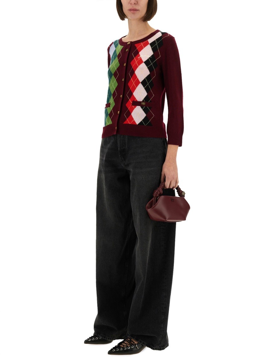 designed for dependable everyday comfort and versatile wardrobe styling.